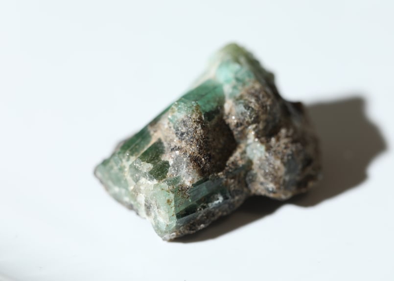 瞳の中の永遠】パキスタン産 エメラルド 原石 | Y.S.Y24