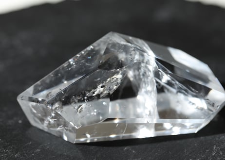 【叡智の結晶】虹入り レムリアンクォーツ 磨き