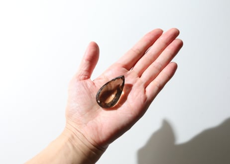 【美しい涙を流せる人となる】スモーキークォーツ 宝石カット