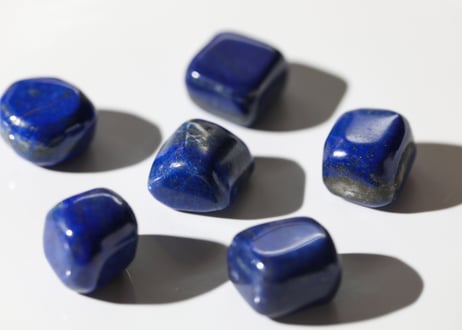 【マインドの拘束からの解放シッディ入り】ハイクオリティ ラピスラズリ タンブル（6個セット）
