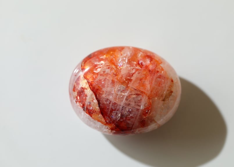 美の果実】虹入りヘマタイトインクォーツ タンブル | Y.S.Y24