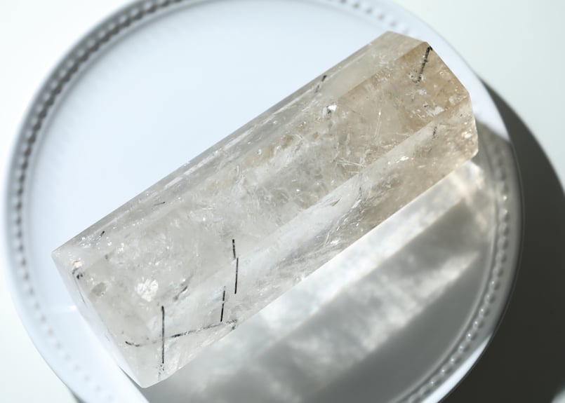 神聖なる光の柱】虹入りスモーキーブラックトルマリンインクォーツ