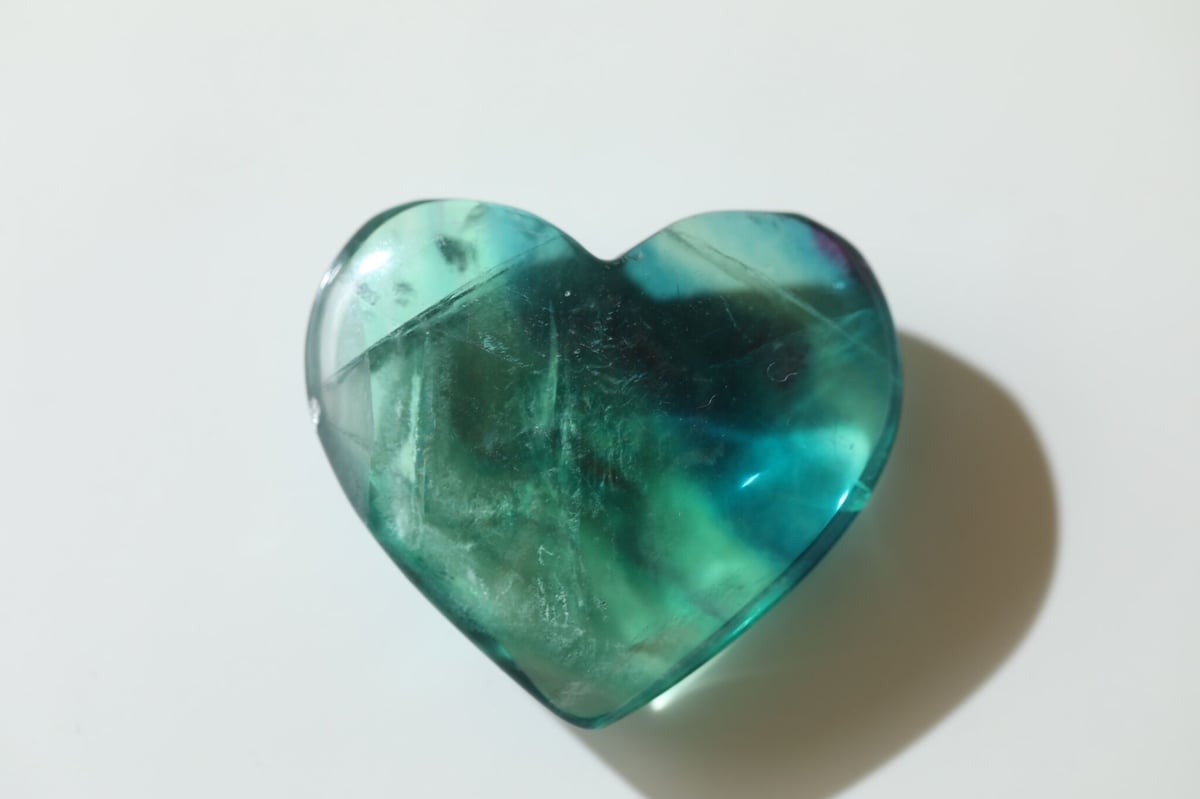 Hawaii】虹入りフローライト ハート | Y.S.Y24