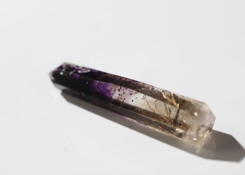 魔女の薬指】マダガスカル産 スーパーセブン エレスチャル | Y.S.Y24