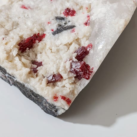 あ〜きゃん♬様　レア　高品質　シナバーインクォーツ　大きめハート　握り石 シナバーインクォーツ 握り石 | Y.S.Y24