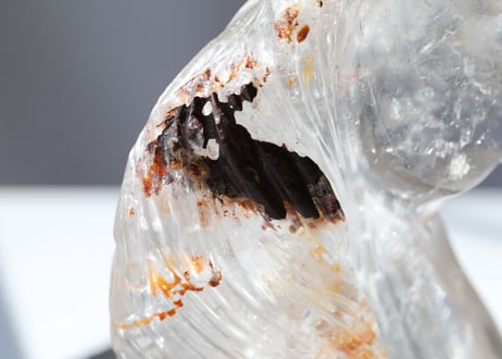 ミナスジェライス州産 虹入り クリアクォーツ 馬