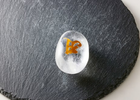 技封入❣️【ストレスデトックス/呼吸が深くなり瞑想的に生きる】阿字入り クリアクォーツ 握り石 ※イベントクーポン使用不可