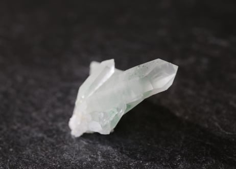 【成長】グリーンファントムクォーツ クラスター