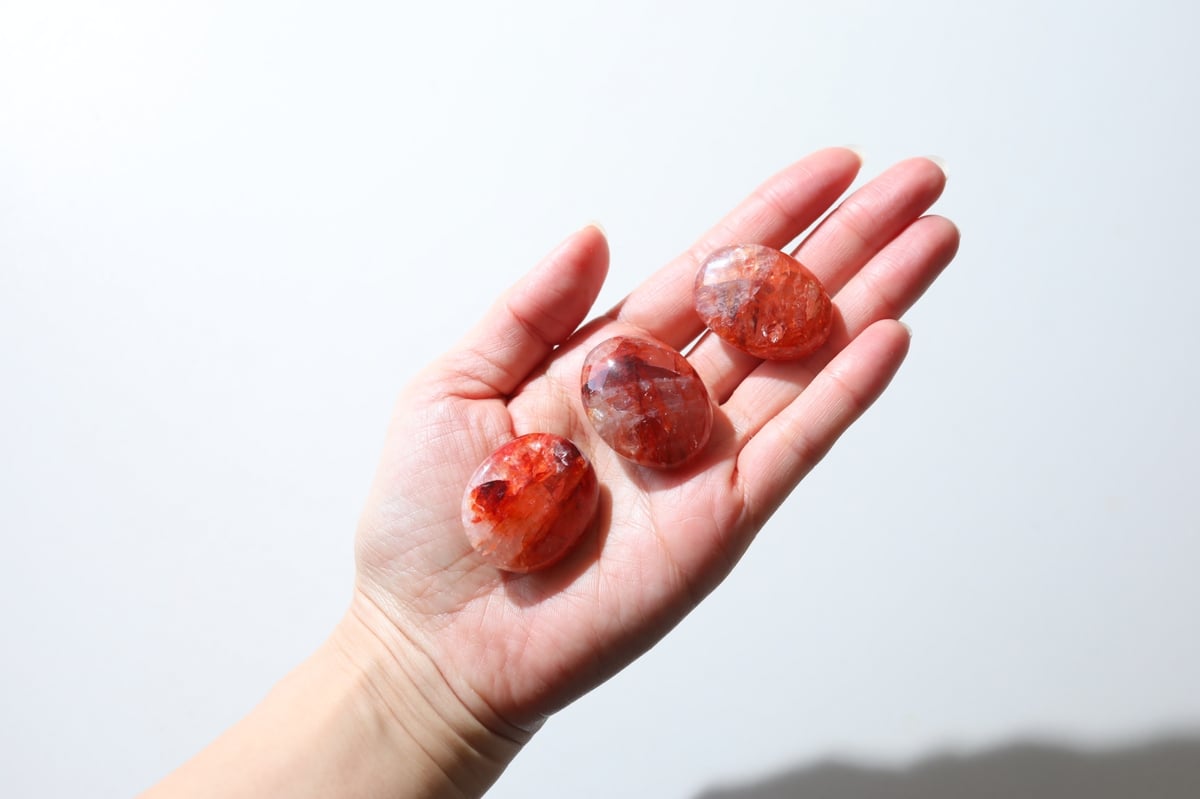 勇気を後押しする】ヘマタイトインクォーツ タンブル(3個セット 勇気を後押しする】ヘマタイトインクォーツ タンブル(3個セット