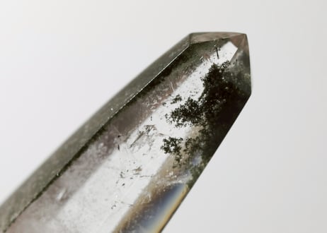 【CHAOSCLEARING カオス解消（自分を超えて成長する）シジル封入 オリジナルカード付き❣️】クローライト入り ガネッシュヒマール産水晶 ポイント ※イベントクーポン使用不可