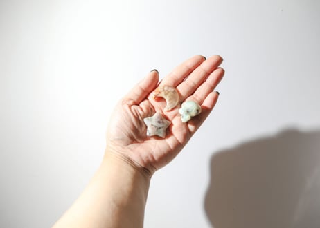 【ハートを癒す】アマゾナイトとブルーチェリーブロッサムアゲートのスカルセットA