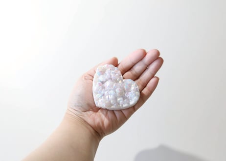 葉月ゆうによる技封入❣️【超越した幸運/良いカルマ/フロー】エンジェルオーラ ホワイトクォーツ クラスター ハート ※イベントクーポン使用不可