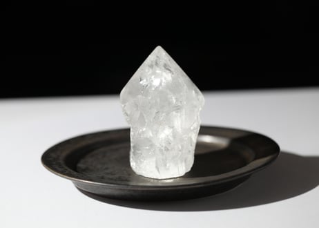 【氷の如く】虹入り クリアクォーツ ハーフポリッシュ