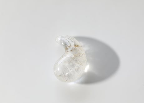 【カルマ解放のシッティ入り】ガネッシュヒマール産 水晶 勾玉