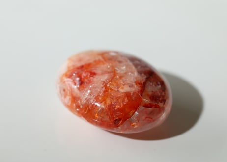 【美の果実】虹入りヘマタイトインクォーツ タンブル