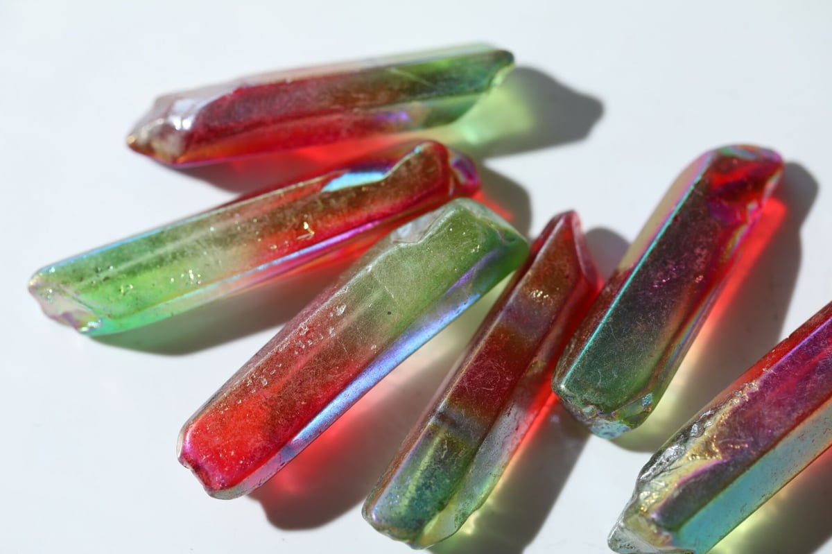 癒しと情熱】レッド＆グリーンオーラクォーツ ポイント（6本セット