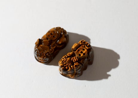 【躍動感に満ちたお守り】タイガーアイ ヒキュウペア