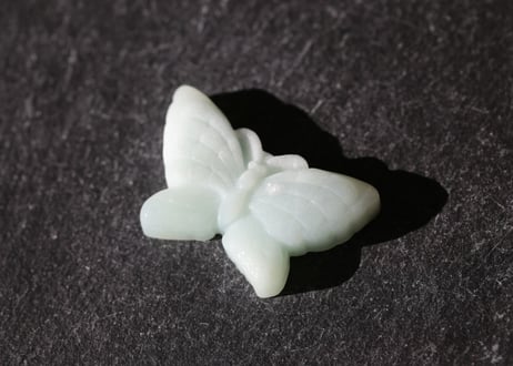 アマゾナイト 蝶　【癒しの蝶】