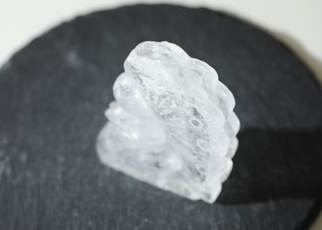 【ヤサカ】虹入り クリアクォーツ 精霊
