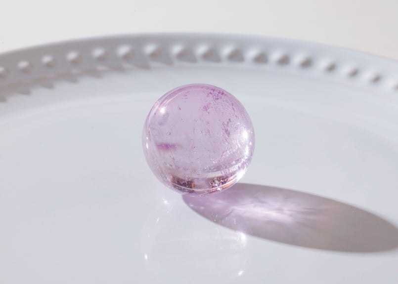 クンツァイト　スフィア　シラーあり　レア 神聖な温もり】ハイクオリティ クンツァイト スフィア | Y.S.Y24