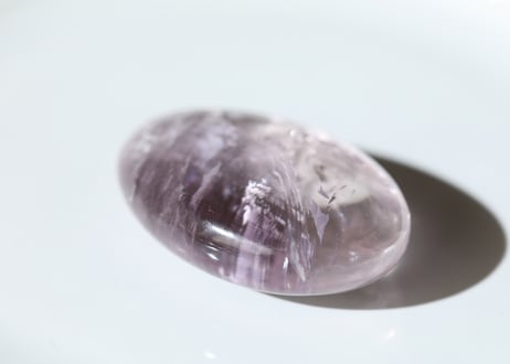【意識の高揚】ハイクオリティ 虹入り アメジスト 握り石