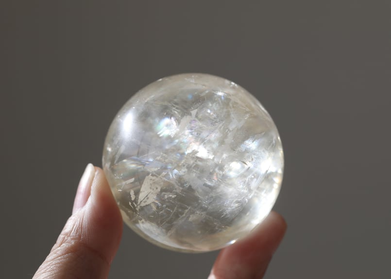 美麗☆虹入り☆ゴールデンカルサイト☆スフィア☆パワーストーン【193】 美麗☆虹入り☆ゴールデンカルサイト☆スフィア☆パワーストーン