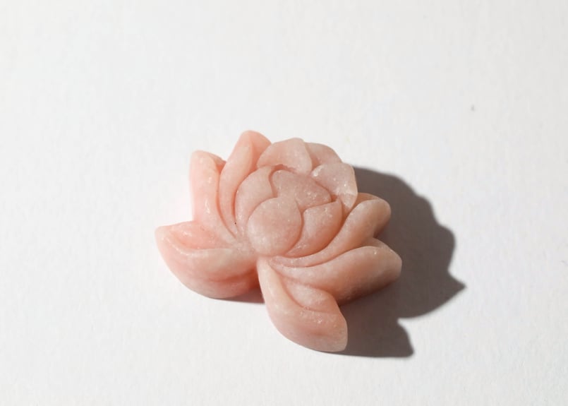 悟りのシッディ入り】ピンクオパールの蓮の花 | Y.S.Y24