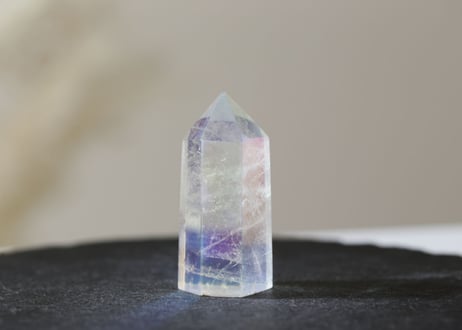 【天使の瞳】エンジェルオーラ クリアクォーツ ポイント