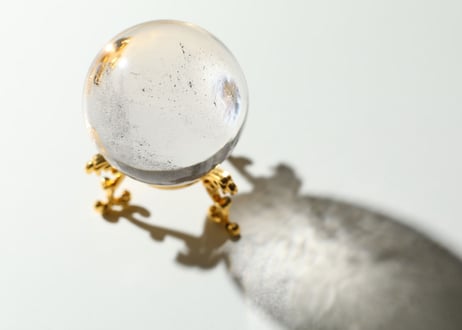 【レア】ガネッシュヒマール産水晶 スフィア 金の台座付き