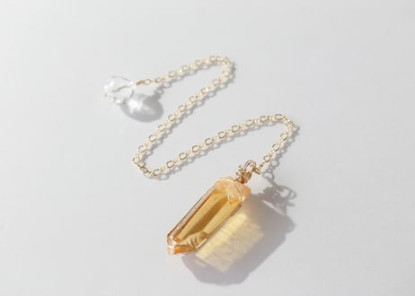 【本場のオーラ加工！ 】サンライズオーラ アーカンソー産 クリアクォーツのペンデュラム