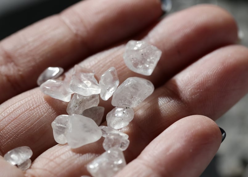 ヒマラヤの恋】マニカラン水晶 さざれ(100g) | Y.S.Y24