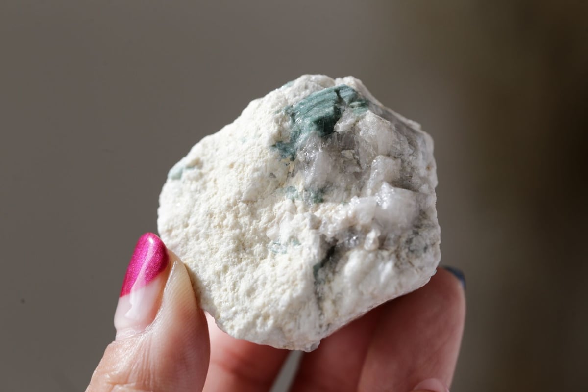 グリーントルマリン 　珍しい　原石　 激安 GRAND RINO / グリーントルマリン 原石