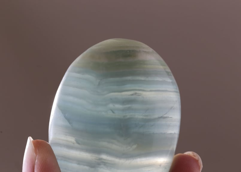 レムリアの波の色】レムリアンアクアティンカルサイト 握り石 | Y.S.Y24