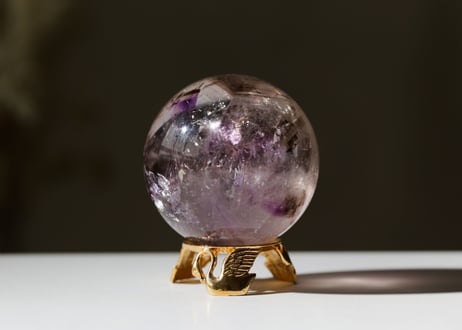 トリコロール 水晶 スフィア スワンの台座付き　【あるがままに】