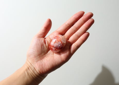 【美の果実】虹入りヘマタイトインクォーツ タンブル