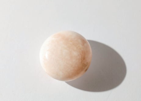 【必要なものすべてと繋がる「コネクション」シジル封入＆悟りのシッディ入り】ピンク＆ホワイトスコレサイト 握り石 オリジナルカードつき❣️ ※イベントクーポン使用不可