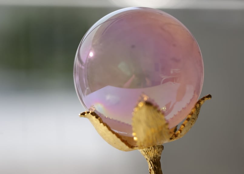 新品未使用　【ローズオーラ水晶】スフィア　48.5ミリ玉　恋愛、自己愛に最適！ 新品未使用 【ローズオーラ水晶】スフィア 48.5ミリ玉 恋愛