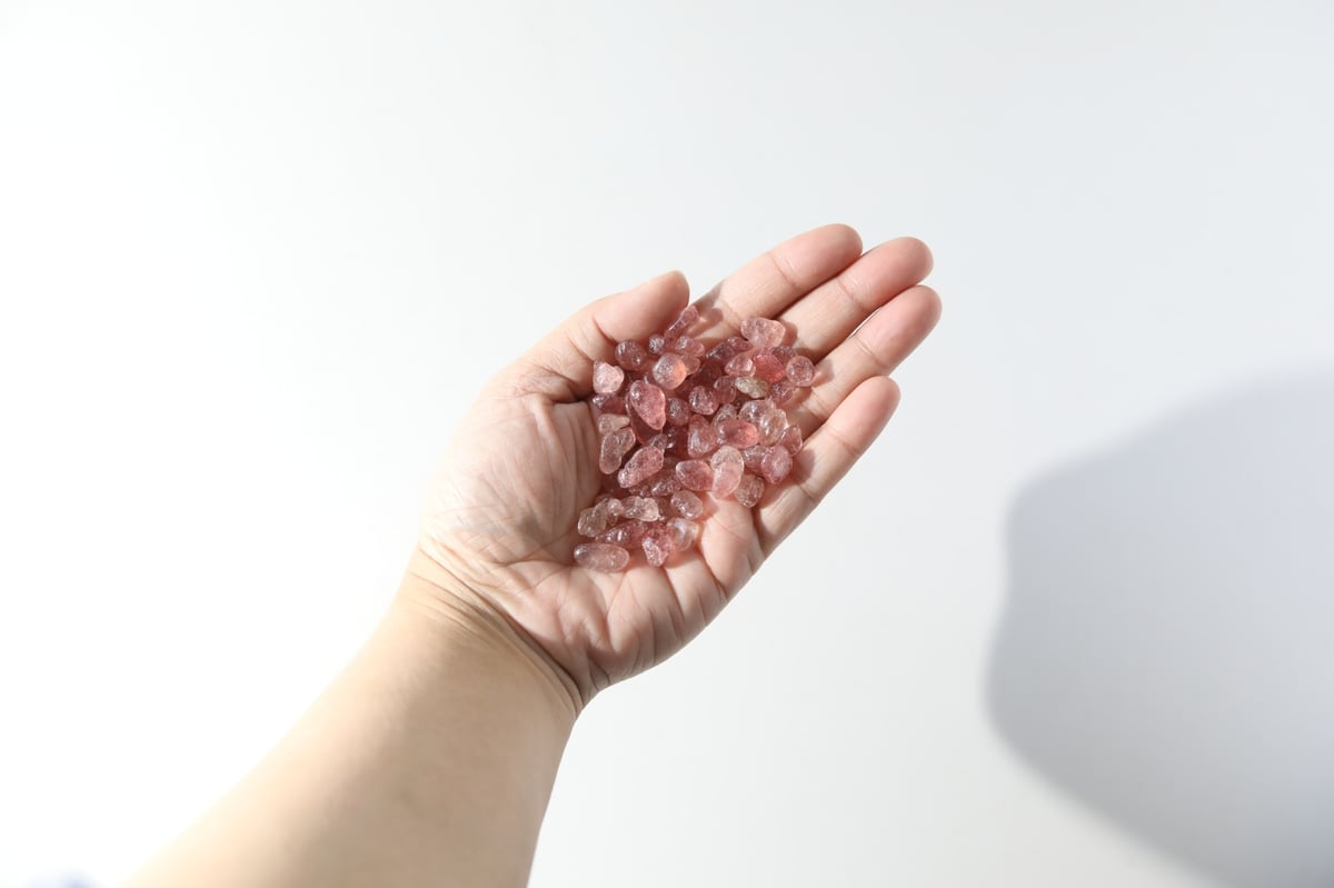 アンチエイジング】タンザニア産 ストロベリークォーツ さざれ（40g