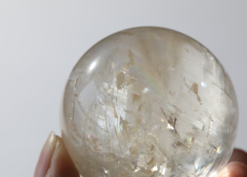 極彩・美形カルサイト　天然石彫刻 台座付き 天然水晶(辰)龍彫刻（専用木製台座付き） - 埼玉県吉川市の