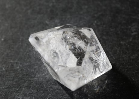 【光をみつけに】ブラジル産 虹入り クリアクォーツ オクタヒドロン
