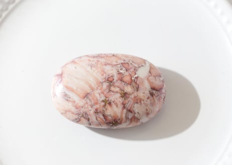 【クンダリーニクイーン】ピンクジャスパーの握り石