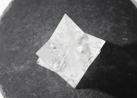【仲間を呼ぶ】ブラジル産 虹入り クリアクォーツ マカバ