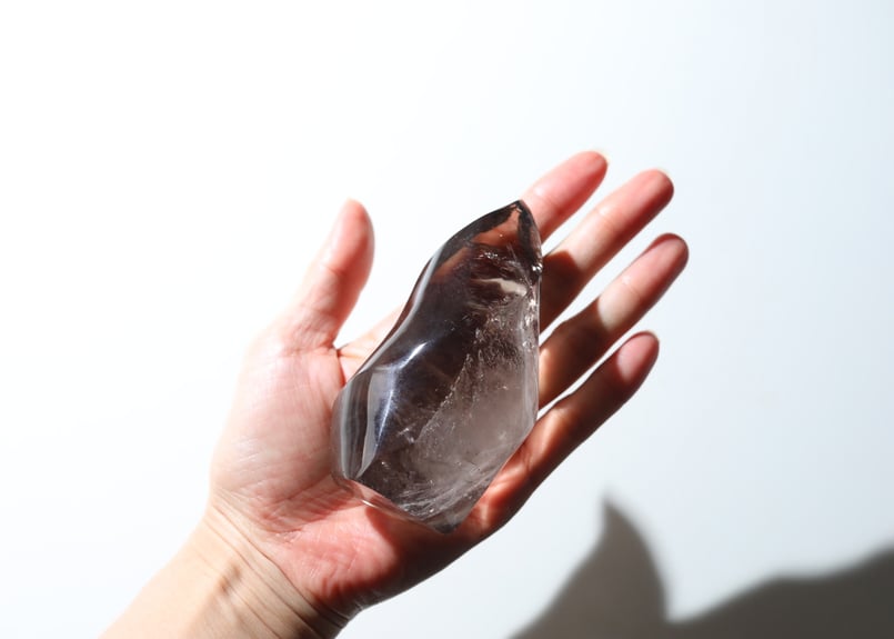 【虹たっぷり】スモーキークォーツ　フリーフォーム 気付きを得る】虹入りスモーキークォーツ フリーフォーム | Y.S.Y24