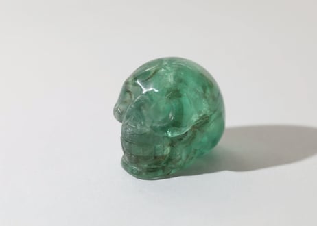 【覚醒の記憶】ハイクオリティ 虹入り グリーンフローライト スカル