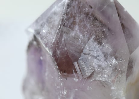 【悠久の時と共に】虹入り トリコロール水晶 スーパーファントム