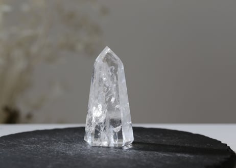 【奇跡を運ぶ】虹入り レムリアンクォーツ 磨き