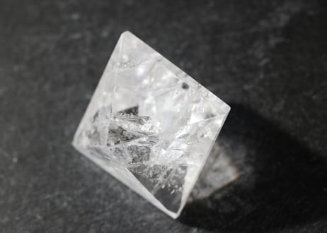 【光をみつけに】ブラジル産 虹入り クリアクォーツ オクタヒドロン