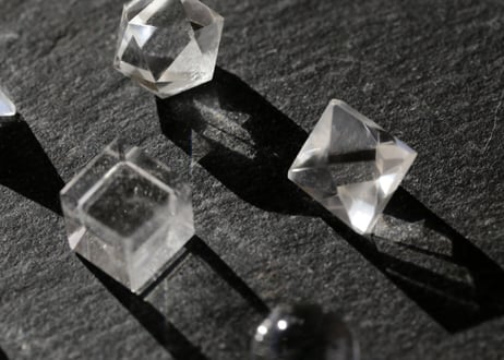 【魔術道具】マニカラン水晶  幾何学７個セット　木箱入り