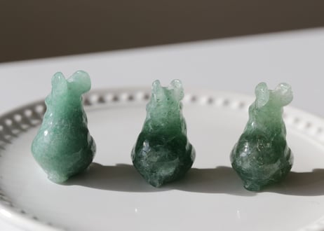 グリーンストロベリークォーツ うさぎ　【ハートに棲む】