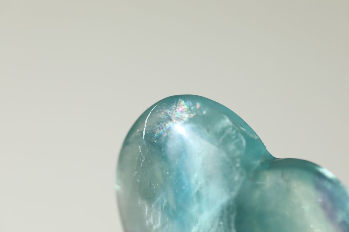 透明な海】虹入り ブルーフローライト ハート | Y.S.Y24 